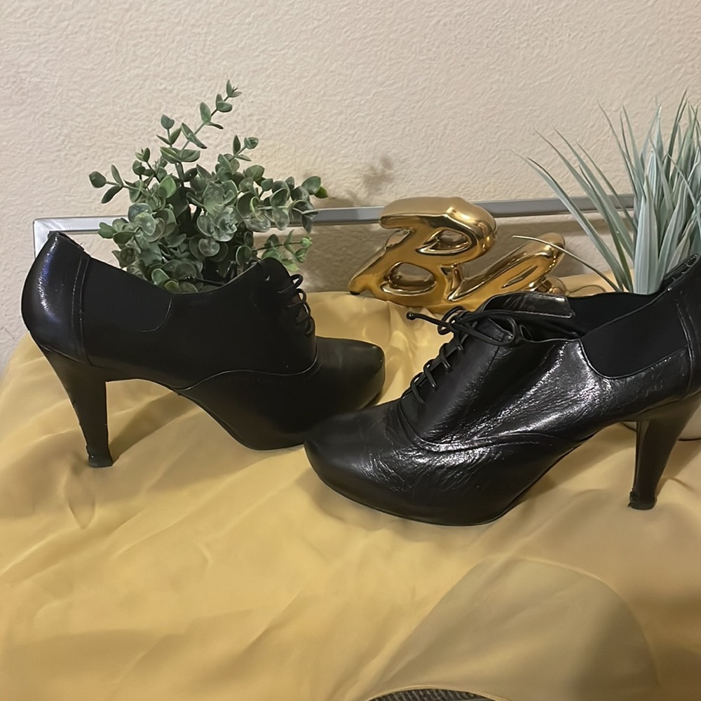 Black Leather Platform Shoe - Picture 4 of 4